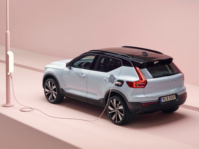 預付 18 萬元訂金，可優先享有早鳥首批交車禮遇 (限量99名)。