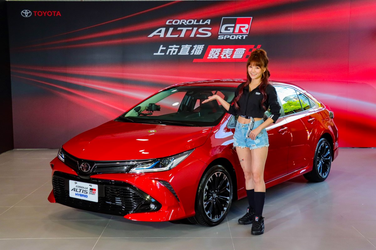 全球首發 Gr團隊專業調校 建議售價汽油 8萬元 Hybrid 87 5萬元 Topcar Tw