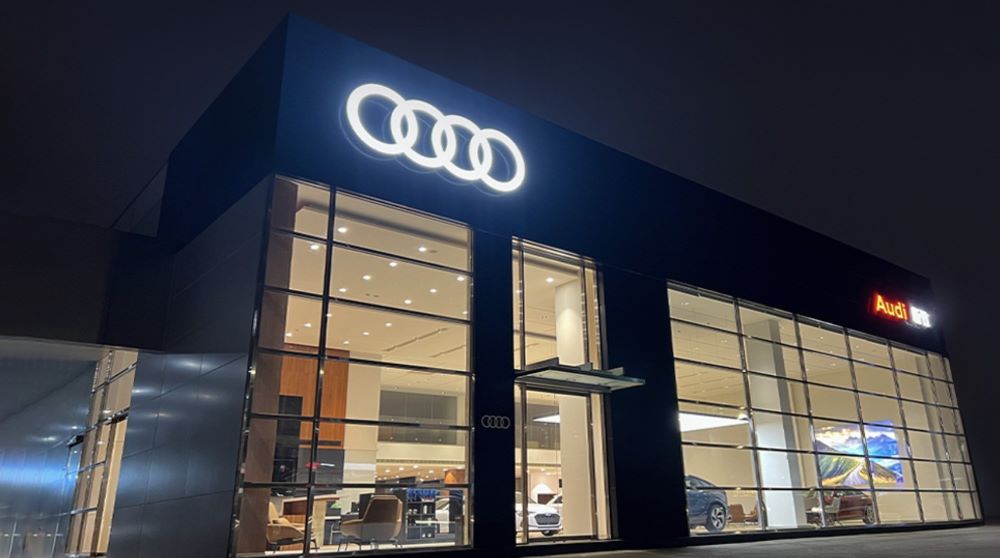 全新Audi 新竹展示中心，加入服務行列。