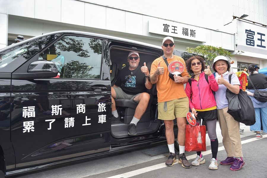 Amarok Style領航Q版媽祖巡禮，德制商旅 Caravelle全線護航。